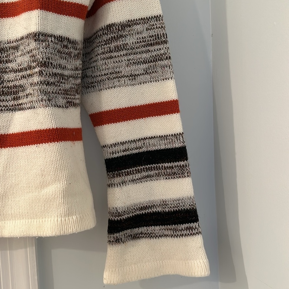 Striped Pattern Colorblock Sweater With Flare Sty… - image 5